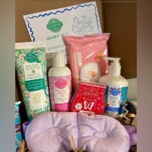 Scentsy Monthly Scent Box | May 2024 Whiff Box [NIB]
